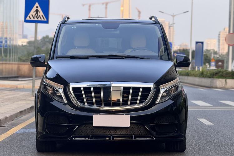 Used Mercedes-Benz V-Class 2018 V250 2.0T Extended Version 5.37 meters Middle East Edition Front
