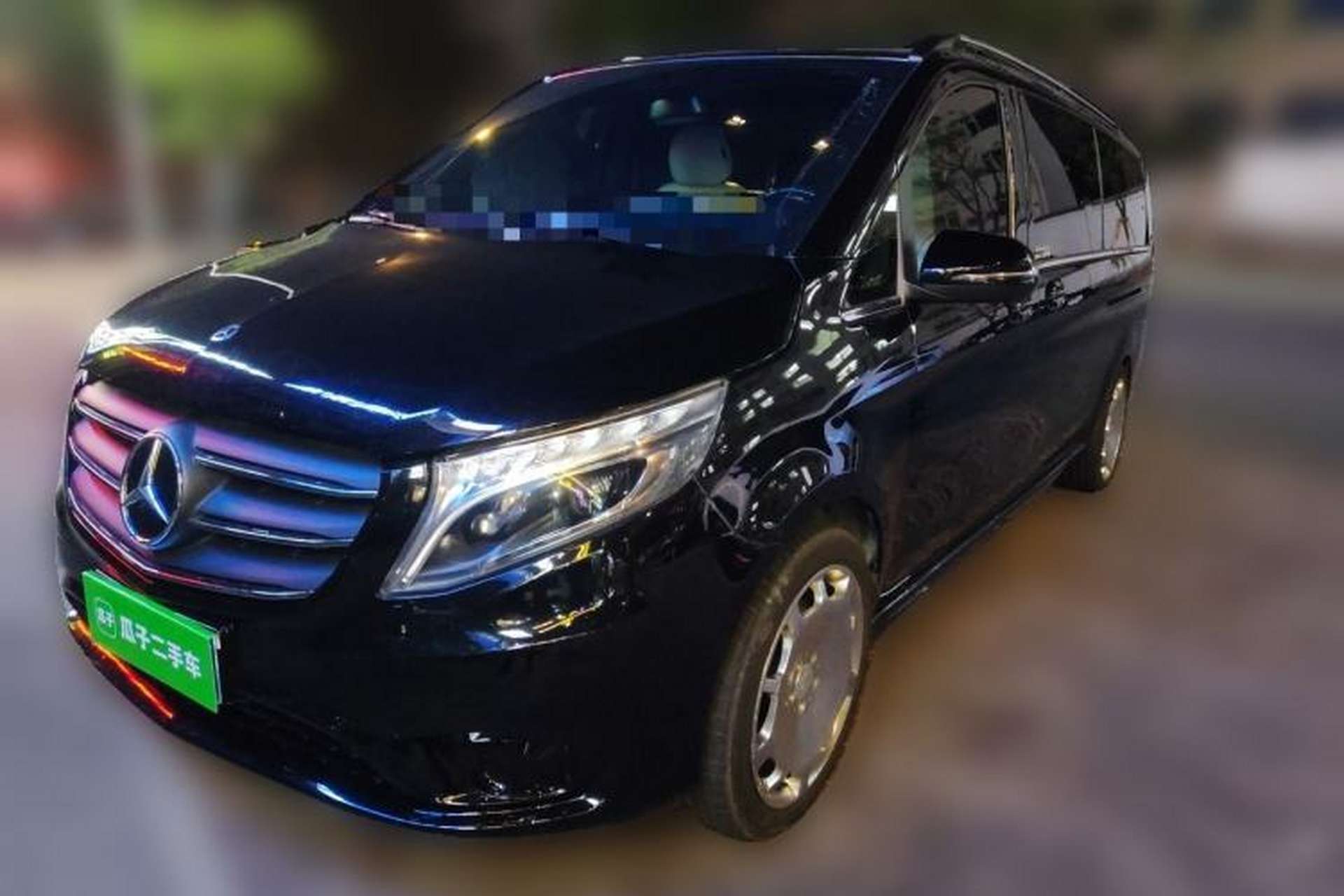 Used Mercedes-Benz V-Class  Front Left 45 Deg