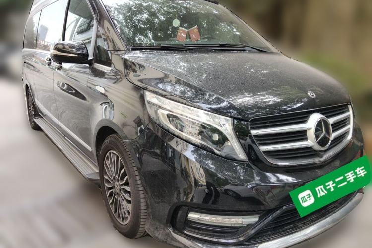 Used Mercedes-Benz V-Class  Front Right 45 Deg