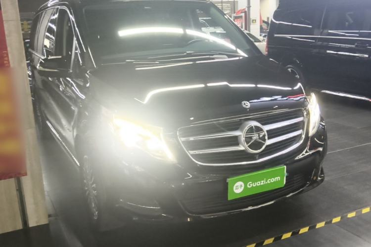 Used Mercedes-Benz V-Class 2018 V 260 Prestige Edition China VI Front Right 45 Deg