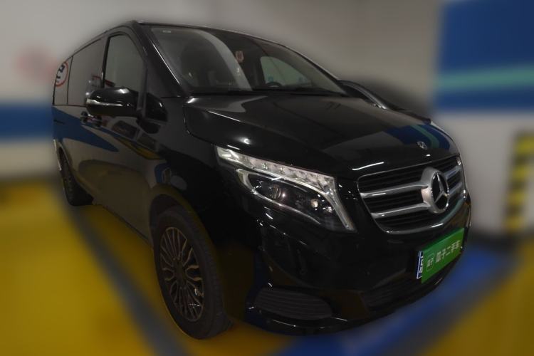 Used Mercedes-Benz V-Class 2018 V 260 Avantgarde Edition China V Front Right 45 Deg