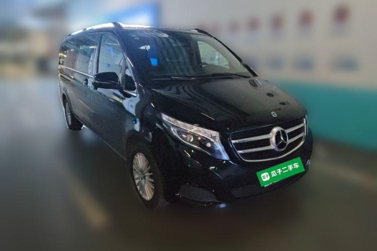 Used Mercedes-Benz V-Class 2018 V250 2.0T Middle East Version Front Right 45 Deg