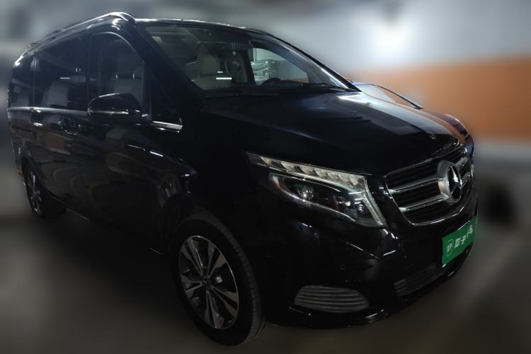 Used Mercedes-Benz V-Class 2018 V 260 Avantgarde Edition China V Front Right 45 Deg