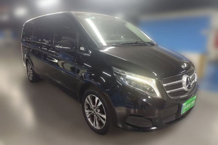 Used Mercedes-Benz V-Class 2018 V 260 Avantgarde Edition China VI Front Right 45 Deg