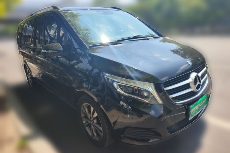 Used Mercedes-Benz V-Class 2018 V 260 Avantgarde Edition China VI Front Right 45 Deg