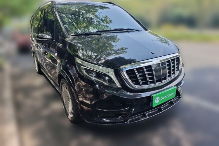 Used Mercedes-Benz V-Class 2018 V 260 Avantgarde Edition China VI Front Right 45 Deg