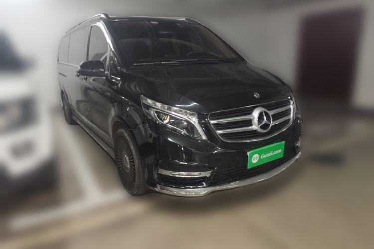 Used Mercedes-Benz V-Class  Front Right 45 Deg
