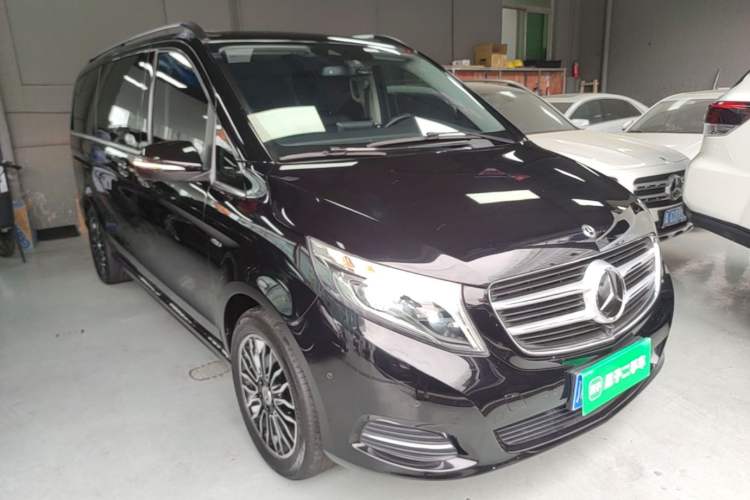 Used Mercedes-Benz V-Class 2018 V 260 Prestige Edition China VI Front Right 45 Deg