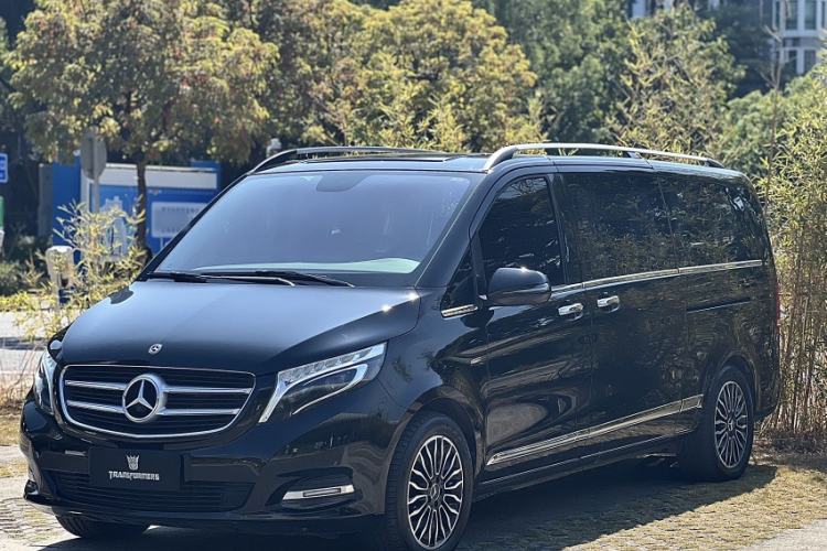 Used Mercedes-Benz V-Class 2018 V250 2.0T Extended Version 5.37 meters Middle East Edition
