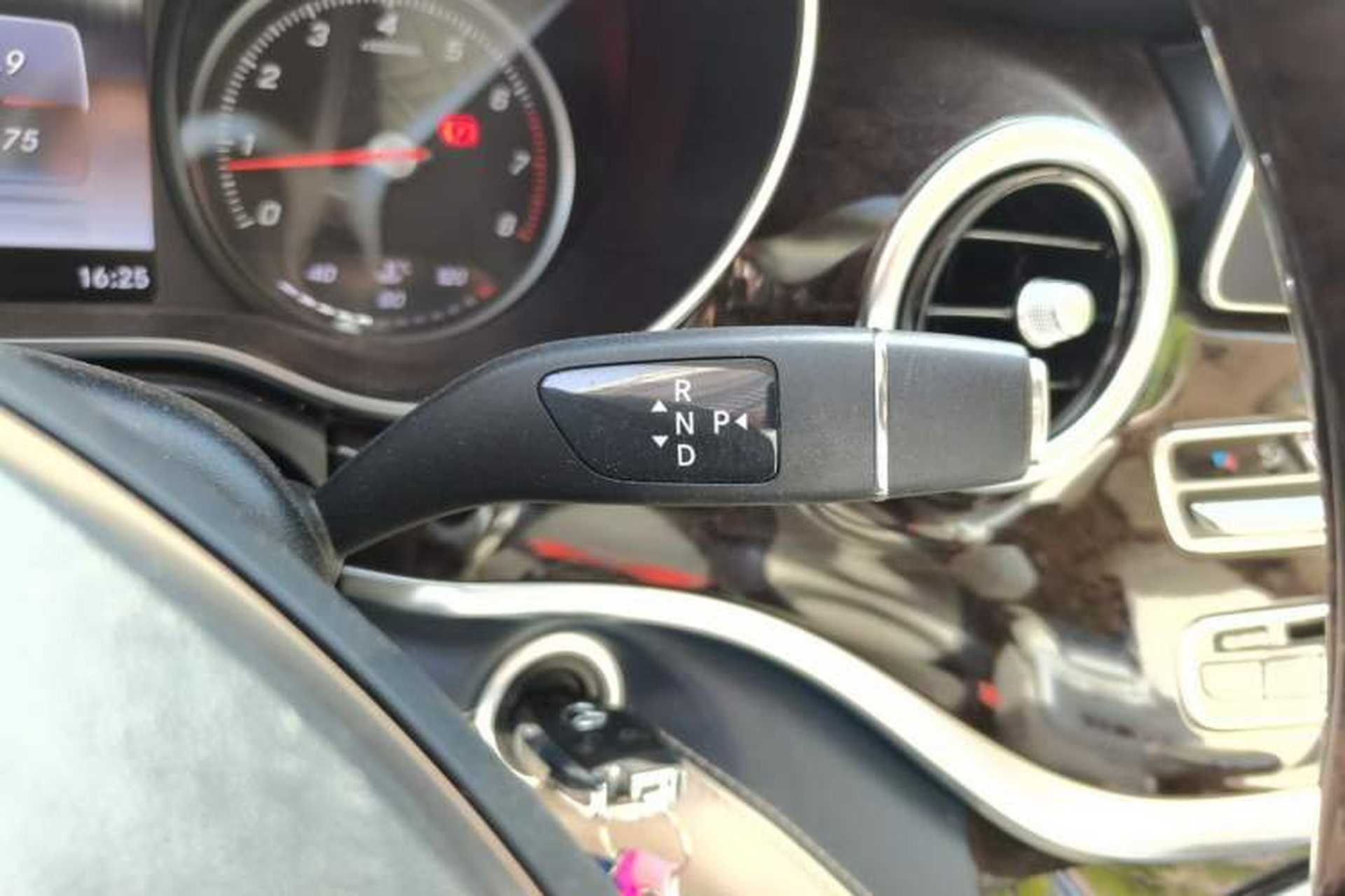 Used Mercedes-Benz V-Class 2018 V 260 L Prestige Extended Version China VI Gear Lever