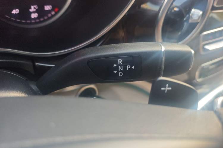Used Mercedes-Benz V-Class 2018 V 260 Prestige Edition China VI Gear Lever