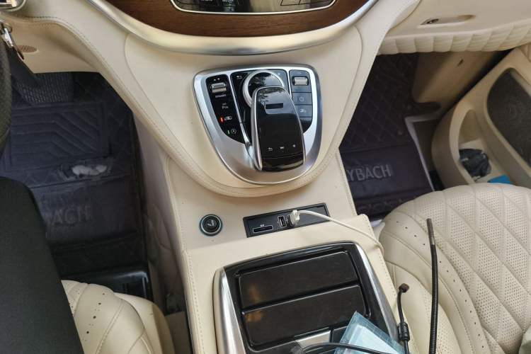 Used Mercedes-Benz V-Class 2018 V 260 L Prestige Extended Version China VI Gear Lever