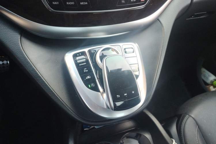 Used Mercedes-Benz V-Class 2018 V 260 Prestige Edition China V Gear Lever