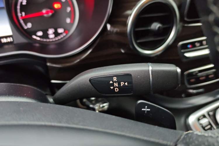 Used Mercedes-Benz V-Class 2018 V 260 Avantgarde Edition China VI Gear Lever