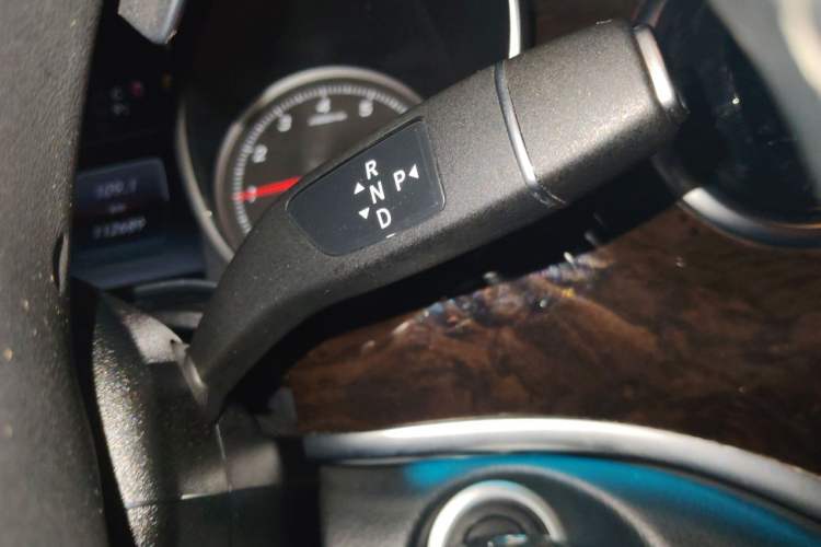 Used Mercedes-Benz V-Class 2018 V 260 Prestige Edition China VI Gear Lever