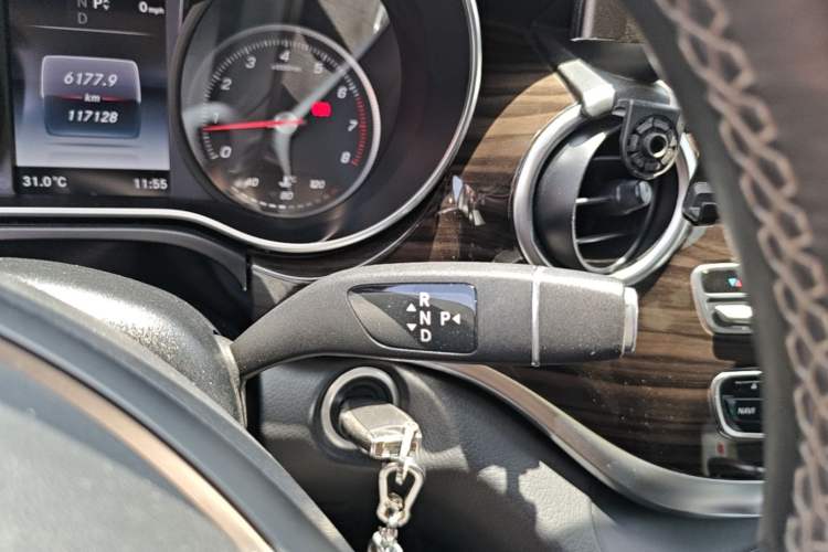 Used Mercedes-Benz V-Class 2018 V 260 Avantgarde Edition China VI Gear Lever