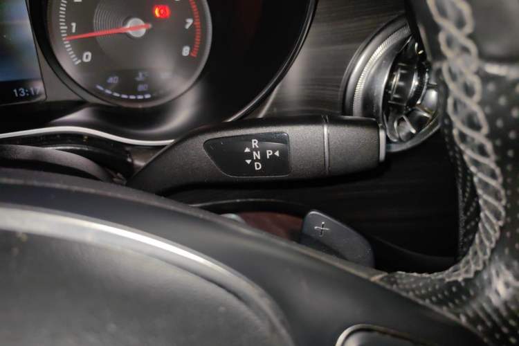Used Mercedes-Benz V-Class  Gear Lever