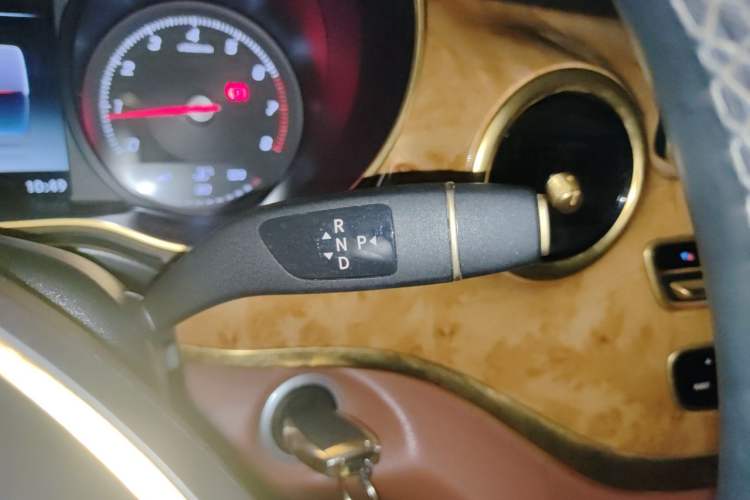 Used Mercedes-Benz V-Class  Gear Lever