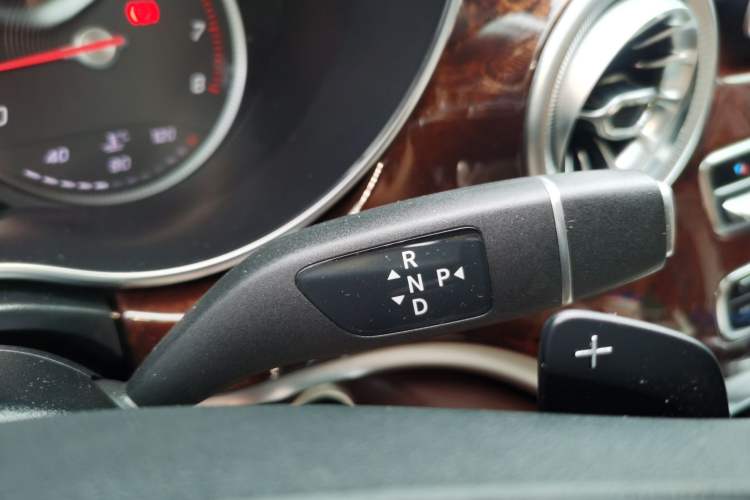 Used Mercedes-Benz V-Class  Gear Lever