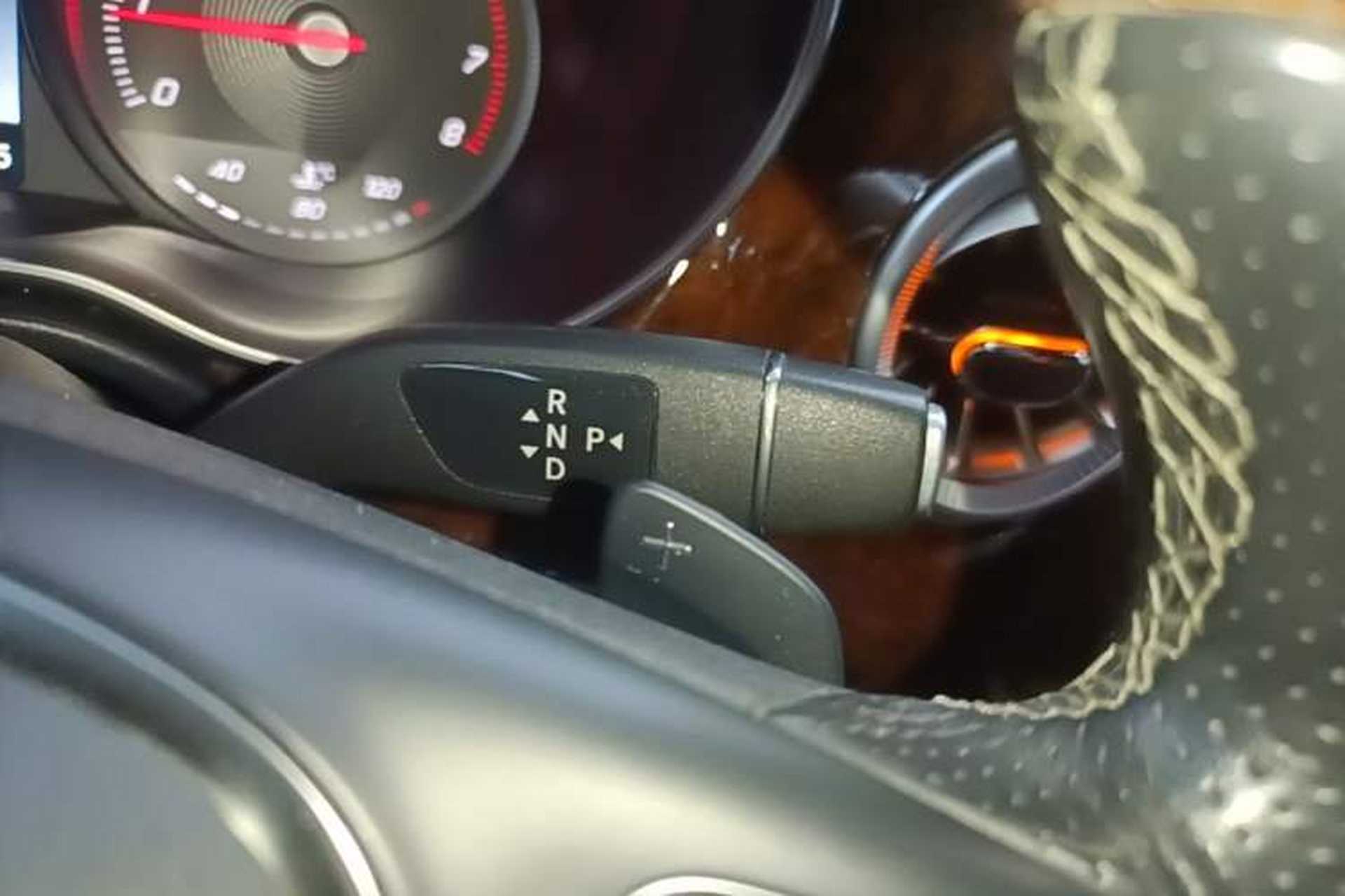 Used Mercedes-Benz V-Class 2018 V250 2.0T Middle East Version Gear Lever