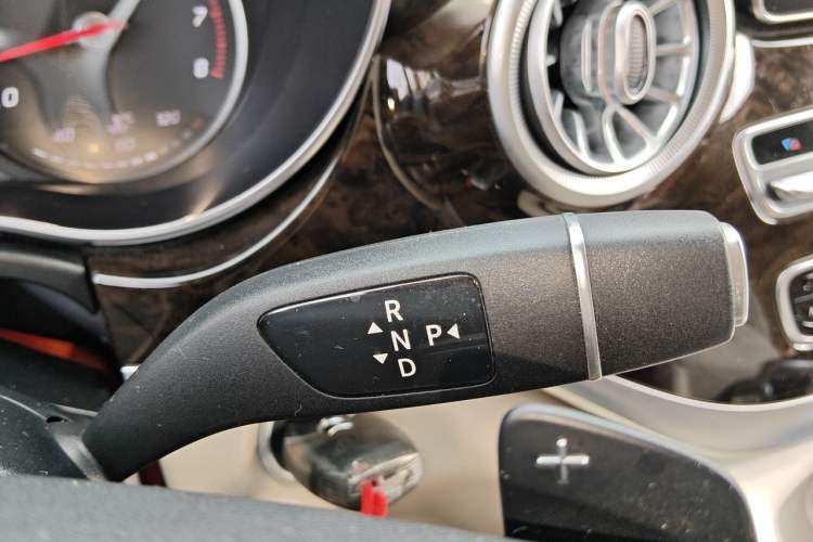 Used Mercedes-Benz V-Class 2018 V 260 L Prestige Extended Version China V Gear Lever