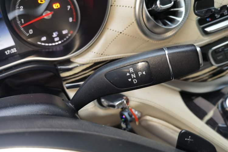 Used Mercedes-Benz V-Class 2018 V 260 L Prestige Extended Version China V Gear Lever
