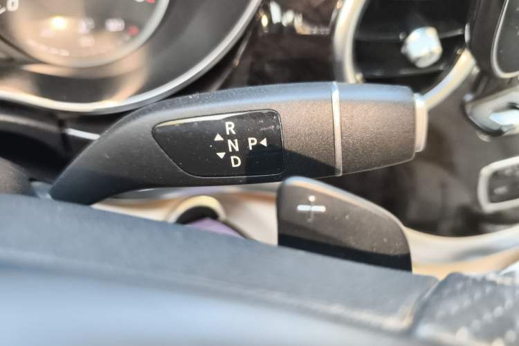 Used Mercedes-Benz V-Class 2018 V 260 Prestige Edition China VI Gear Lever