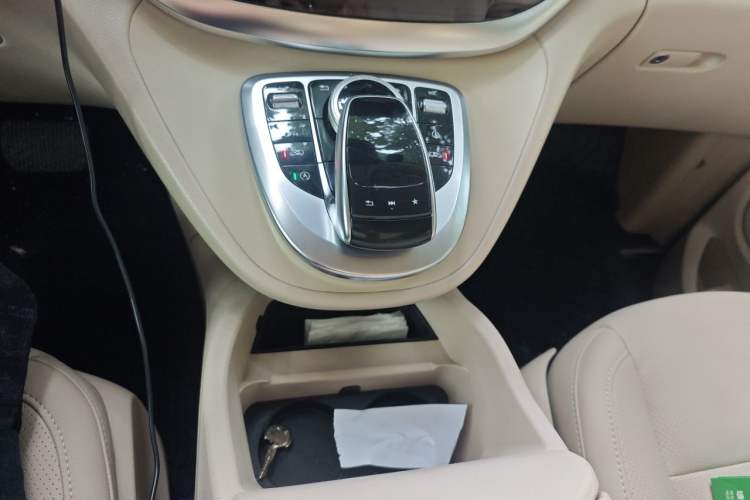 Used Mercedes-Benz V-Class 2018 V 260 Avantgarde Edition China VI Gear Lever