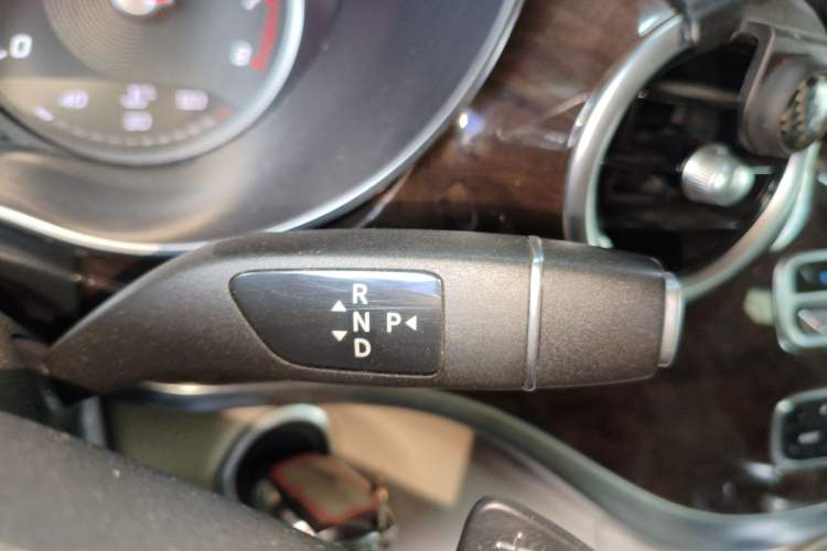 Used Mercedes-Benz V-Class 2018 V 260 L Prestige Extended Version China V Gear Lever