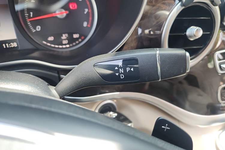 Used Mercedes-Benz V-Class 2018 V 260 Prestige Edition China VI Gear Lever