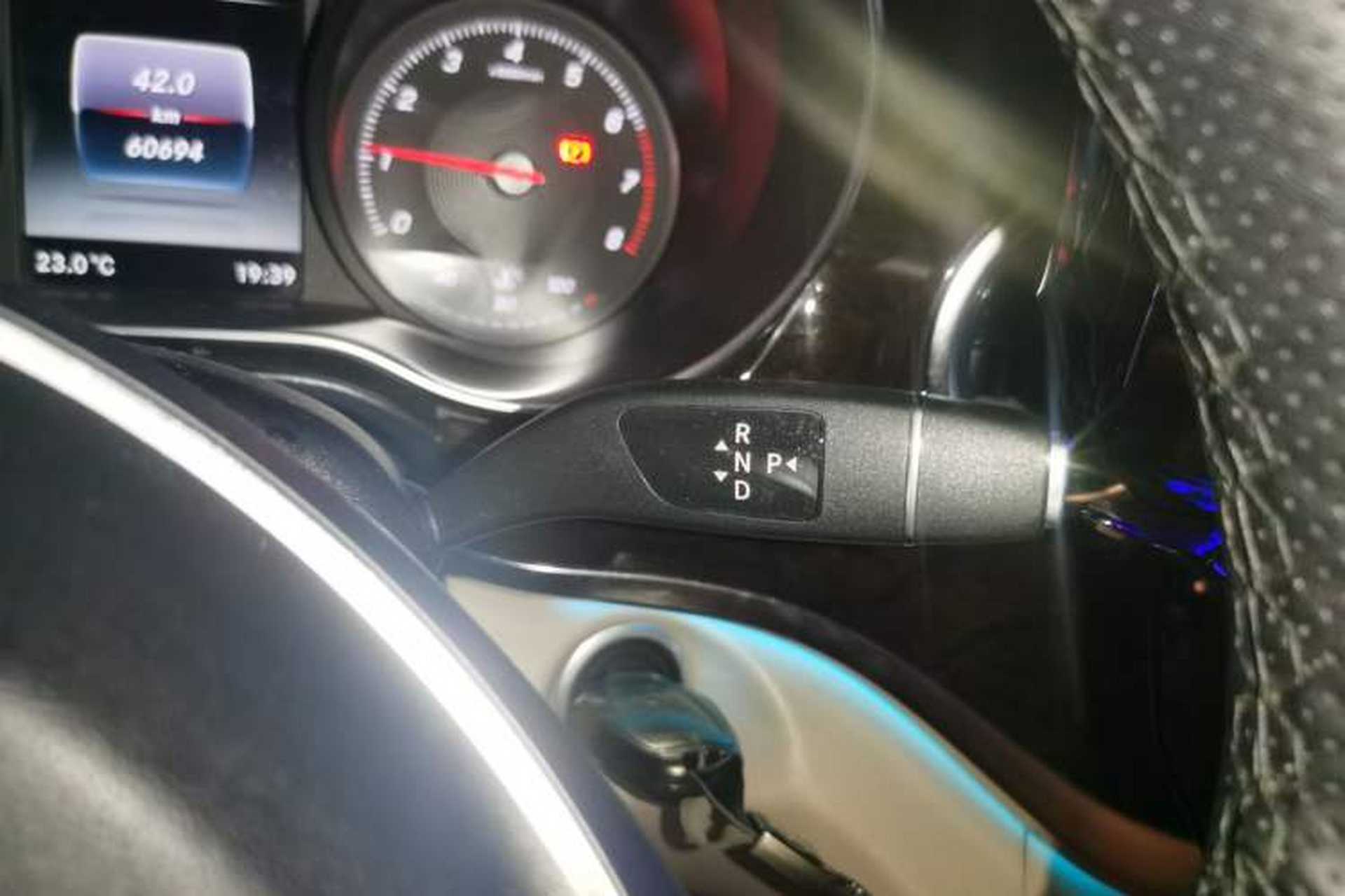 Used Mercedes-Benz V-Class 2018 V 260 Prestige Edition China VI Gear Lever