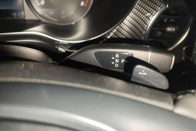 Used Mercedes-Benz V-Class  Gear Lever