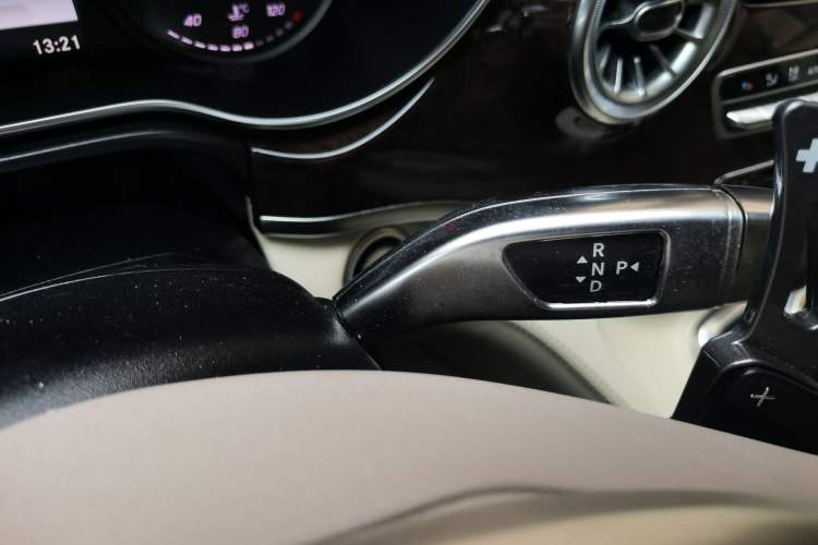 Used Mercedes-Benz V-Class 2018 V 260 L Prestige Extended Version China V Gear Lever