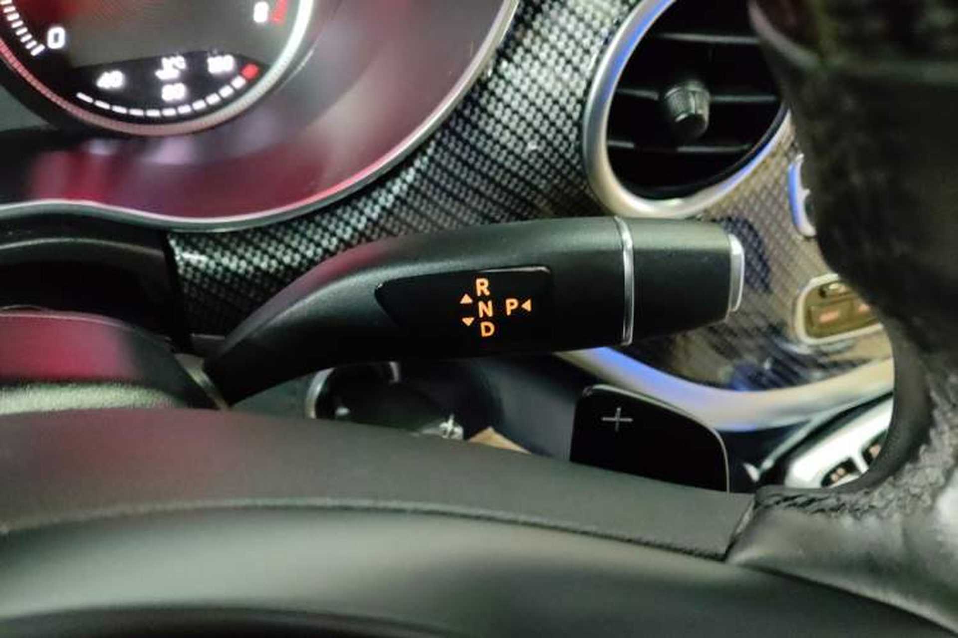Used Mercedes-Benz V-Class 2018 V250 2.0T Extended Version 5.37 meters Middle East Edition Gear Lever