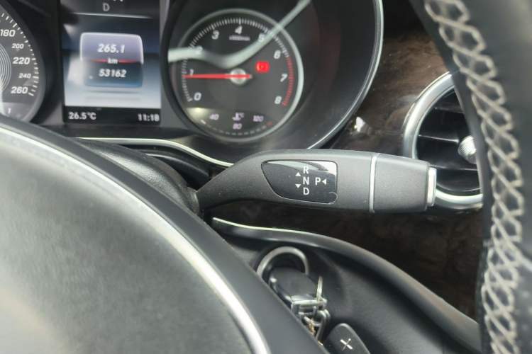 Used Mercedes-Benz V-Class 2018 V 260 Prestige Edition China VI Gear Lever