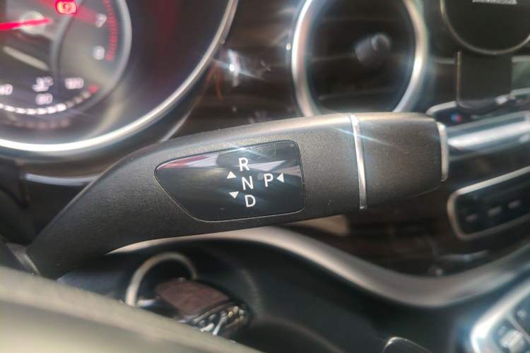 Used Mercedes-Benz V-Class 2018 V 260 Avantgarde Edition China VI Gear Lever