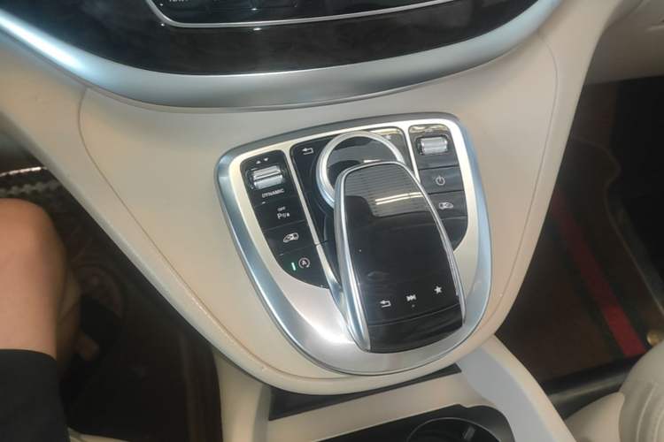 Used Mercedes-Benz V-Class 2018 V 260 Prestige Edition China VI Gear Lever