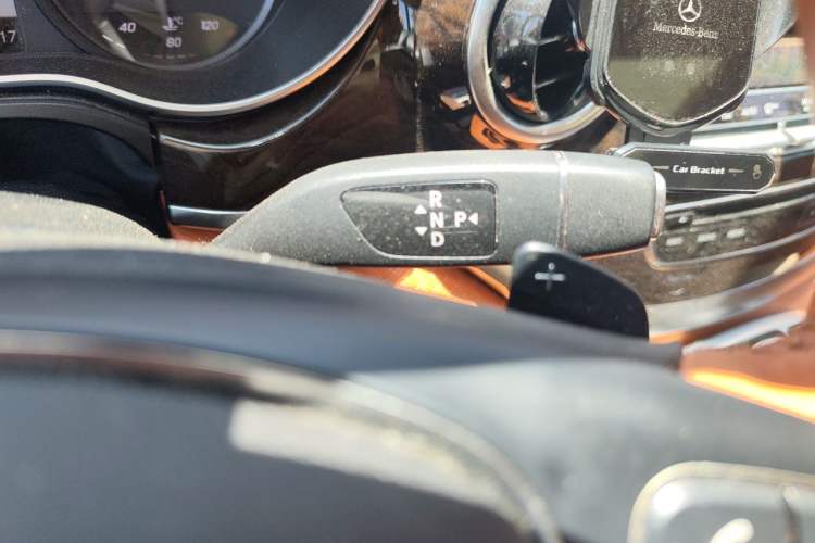 Used Mercedes-Benz V-Class 2018 V 260 L Prestige Extended Version China VI Gear Lever