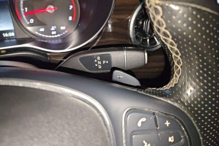 Used Mercedes-Benz V-Class 2018 V 260 Avantgarde Edition China VI Gear Lever