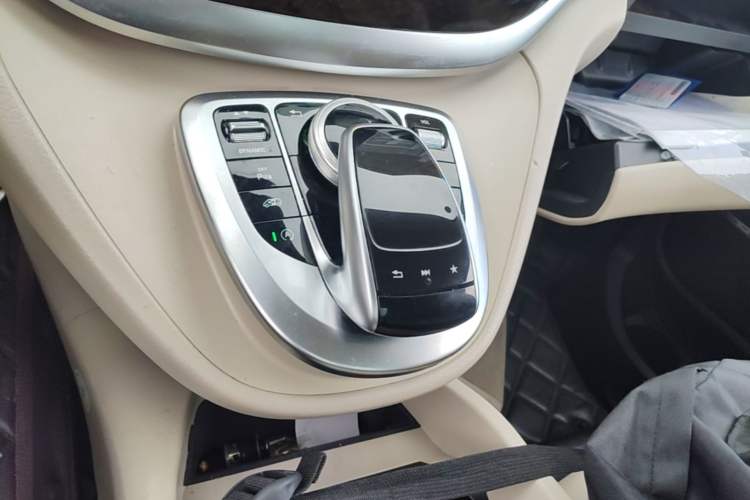 Used Mercedes-Benz V-Class 2018 V 260 Prestige Edition China VI Gear Lever