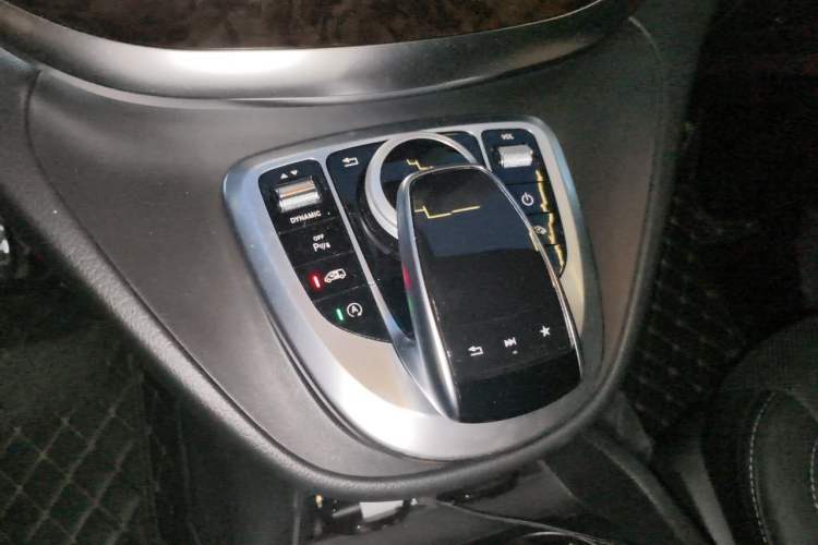 Used Mercedes-Benz V-Class 2018 V 260 Prestige Edition China VI Gear Lever