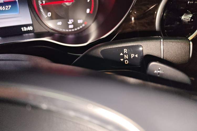 Used Mercedes-Benz V-Class 2018 V 260 L Prestige Extended Version China VI Gear Lever