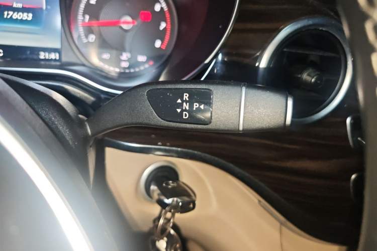 Used Mercedes-Benz V-Class 2018 V 260 Avantgarde Edition China VI Gear Lever