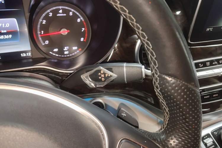 Used Mercedes-Benz V-Class 2018 V 260 Prestige Edition China VI Gear Lever