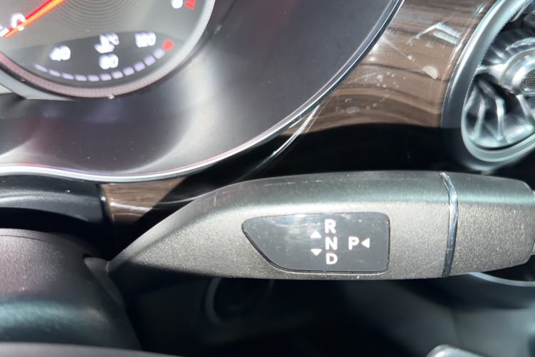 Used Mercedes-Benz V-Class 2018 V 260 Avantgarde Edition China VI Gear Lever