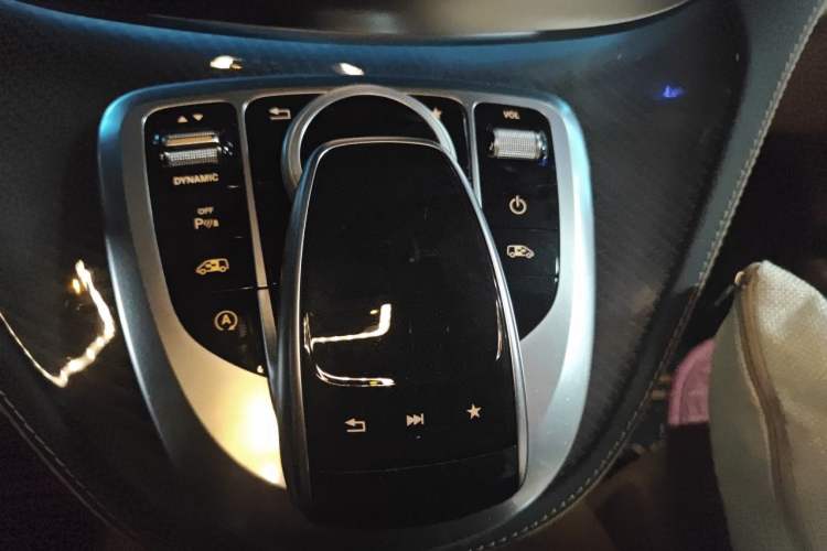 Used Mercedes-Benz V-Class 2018 V 260 L Prestige Extended Version China VI Gear Lever