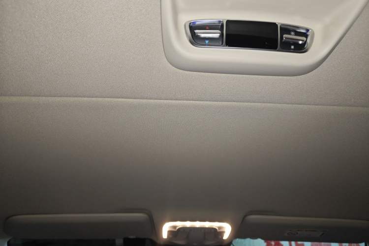 Used Mercedes-Benz V-Class 2018 V 260 Avantgarde Edition China V Headliner