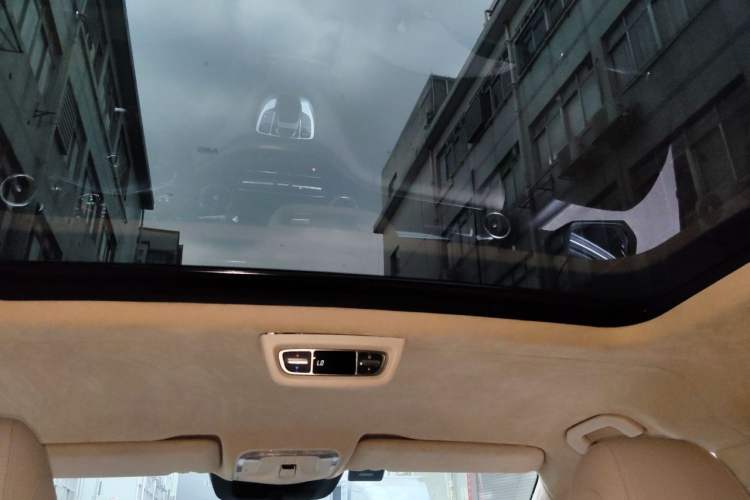 Used Mercedes-Benz V-Class 2018 V 260 Prestige Edition China VI Headliner