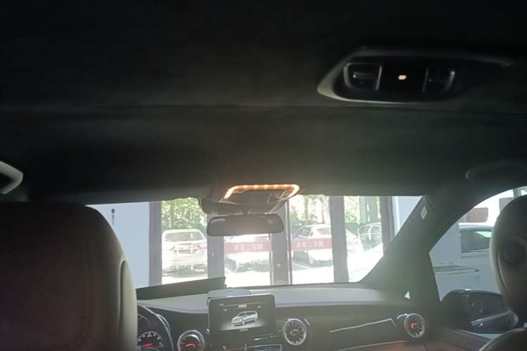 Used Mercedes-Benz V-Class 2018 V250 2.0T Middle East Version Headliner