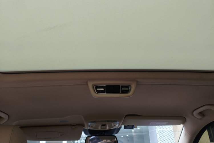 Used Mercedes-Benz V-Class 2018 V 260 Prestige Edition China VI Headliner